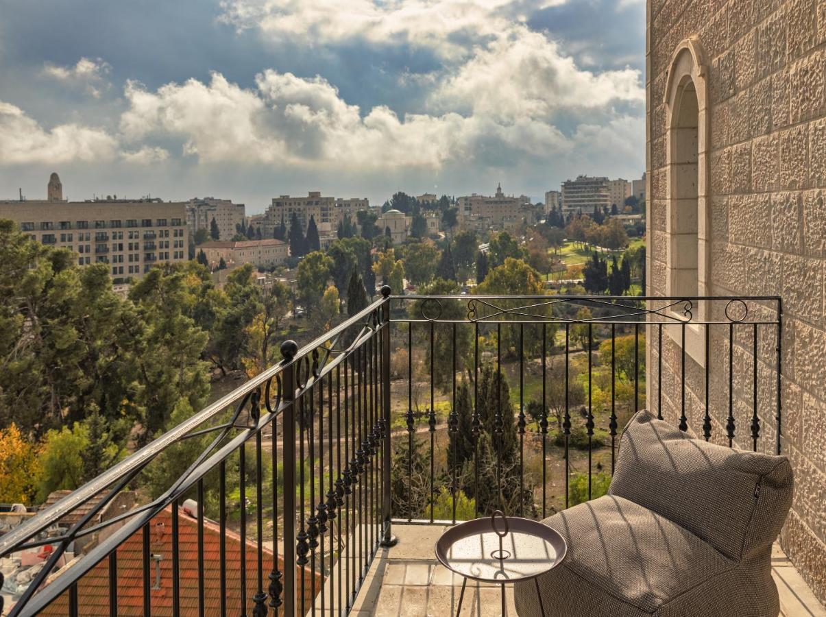 Brown Jlm Mamilla, A Member Of Brown Hotels Jerusalem Exteriör bild